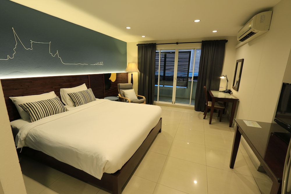 the royal bee apart hotel