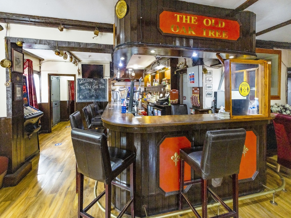 old oak tree inn