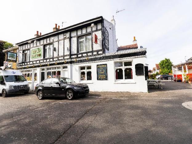 old oak tree inn