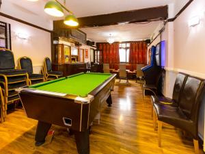 old oak tree inn