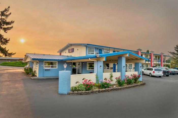 studio 6 suites albany or