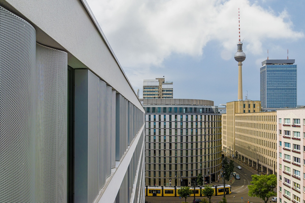 hampton by hilton berlin city centre alexanderplatz