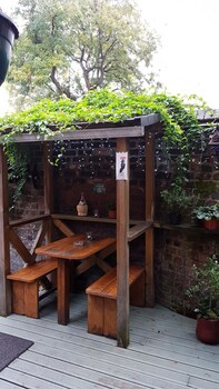 embassie backpackers liverpool