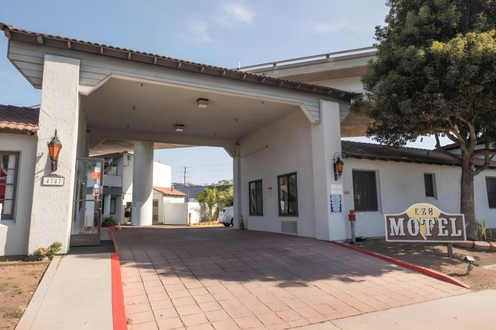 e z 8 motel old town
