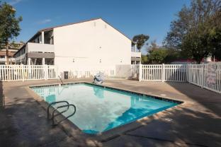 e z 8 motel old town
