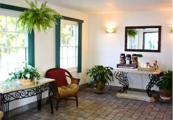 e z 8 motel old town