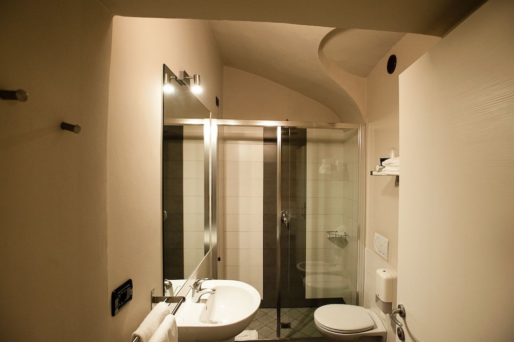 adalesia hotel and coffee