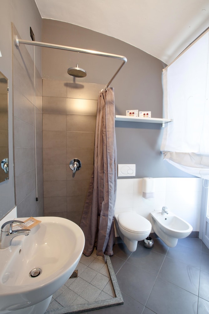 adalesia hotel and coffee