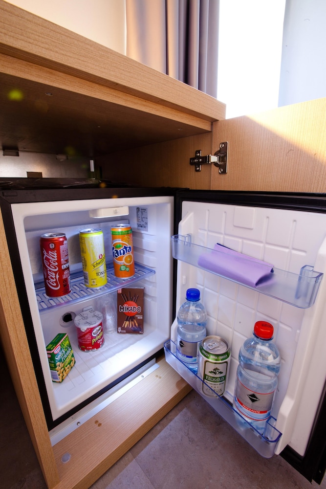 adalesia hotel and coffee