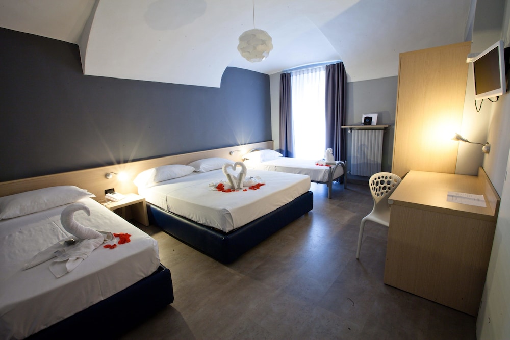 adalesia hotel and coffee