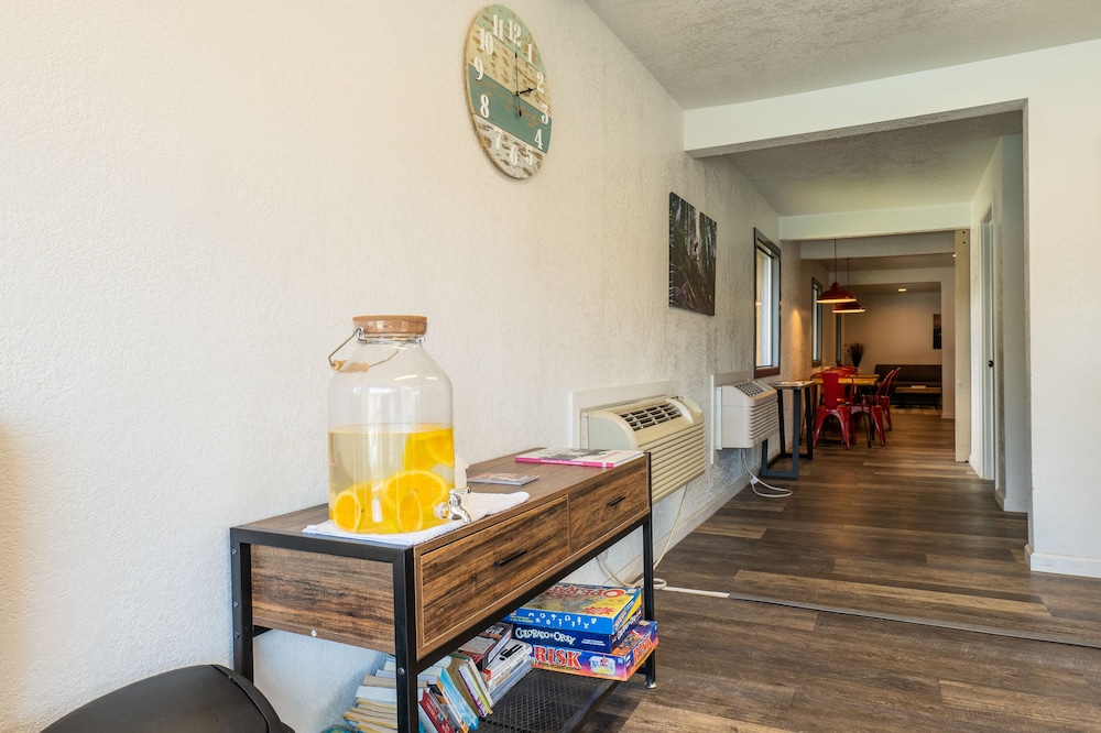 the junction hotel and hostel