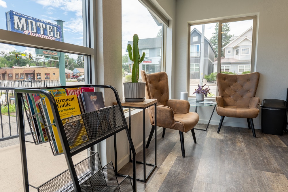 the junction hotel and hostel