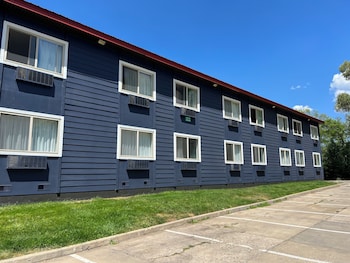 the junction hotel and hostel