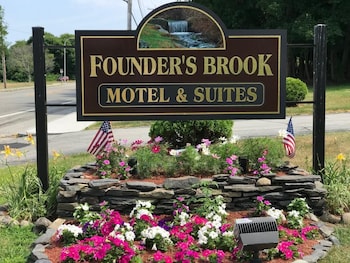 founders brook motel and suites