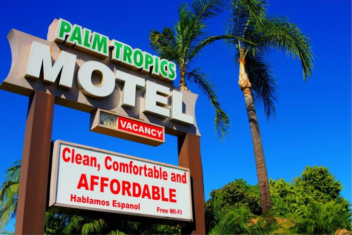 palm tropics motel