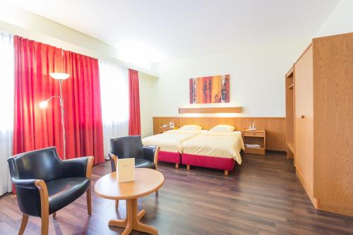 hotel acacia