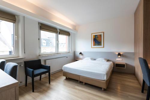 hotel acacia