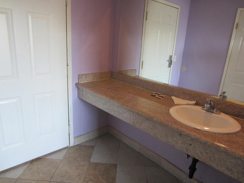 starlight inn valley blvd downtown la