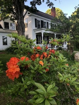 stone hearth inn and eatery