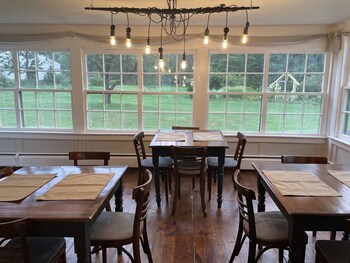 stone hearth inn and eatery