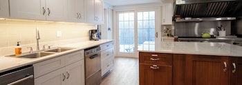 cooper hill inn
