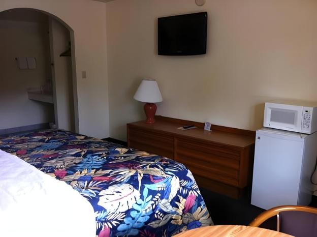 d lux budget inn lemont