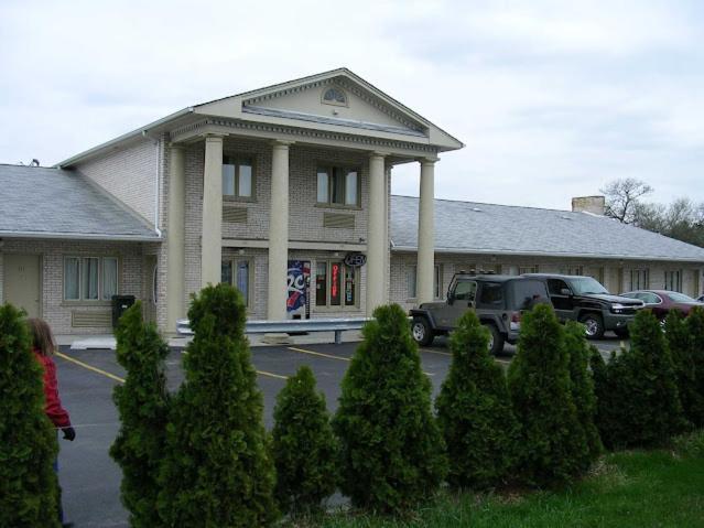 d lux budget inn lemont