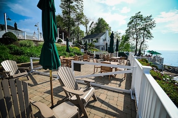 the lakehouse inn