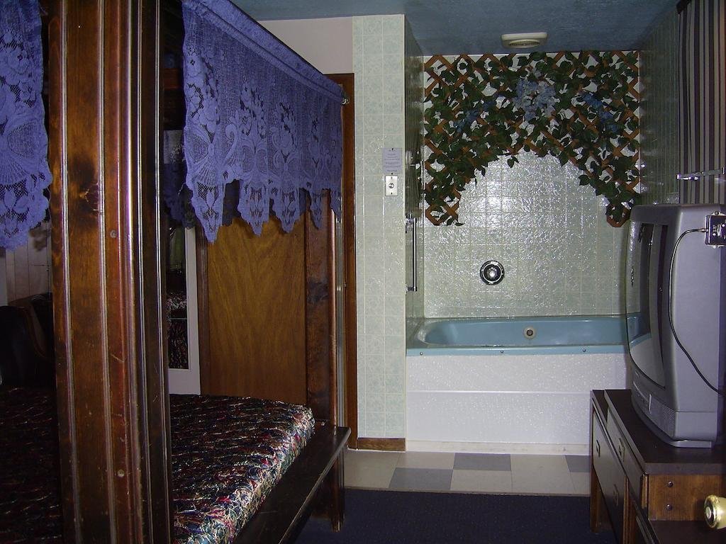 Cedar Grove Motel,Logan Township>>Altoona,3 star