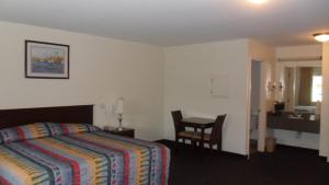 deluxe inn palacios