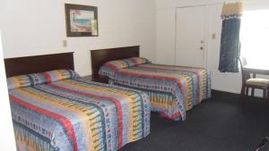 deluxe inn palacios