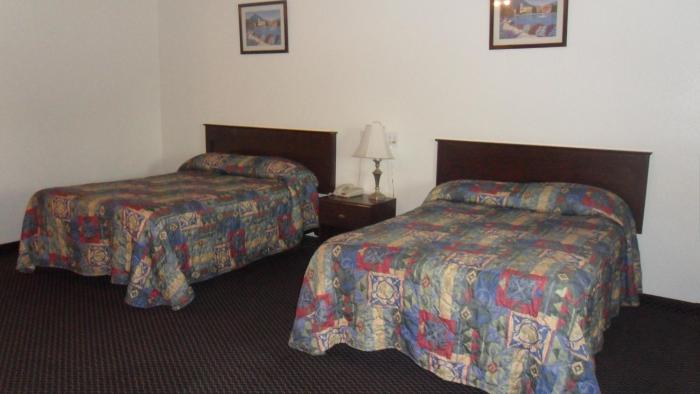 deluxe inn palacios