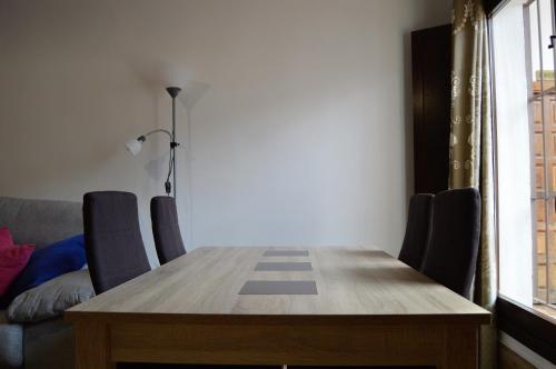 apartamentos turisticos hostal los alisos