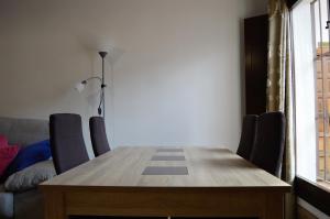 apartamentos turisticos hostal los alisos