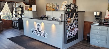 the canyon motel
