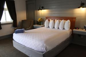 the canyon motel