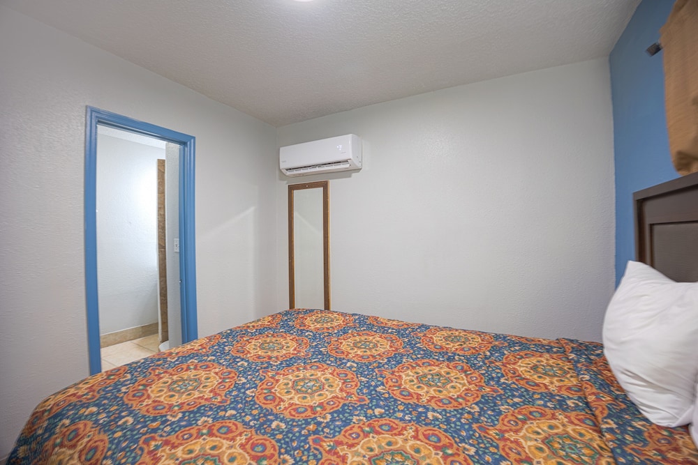 aladdin motel by oyo merritt island