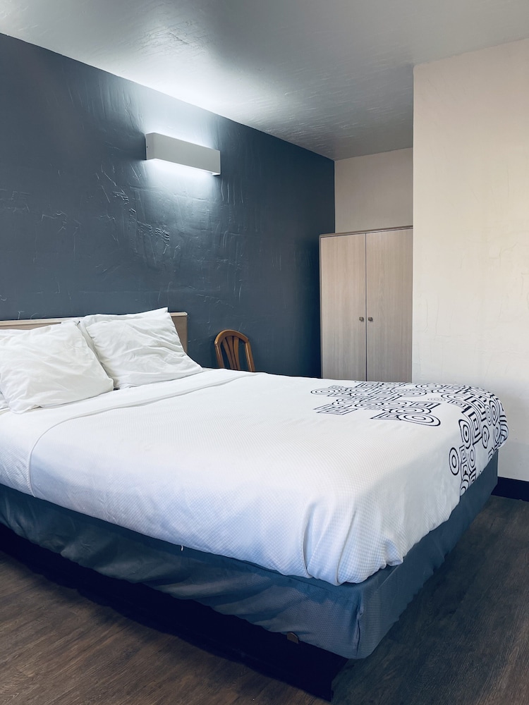 century 21 motel