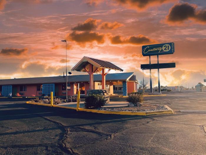 century 21 motel