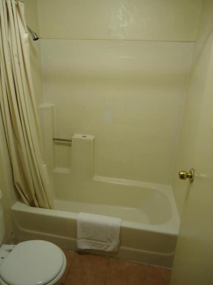 economy inn victorville