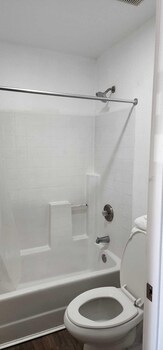 economy inn victorville