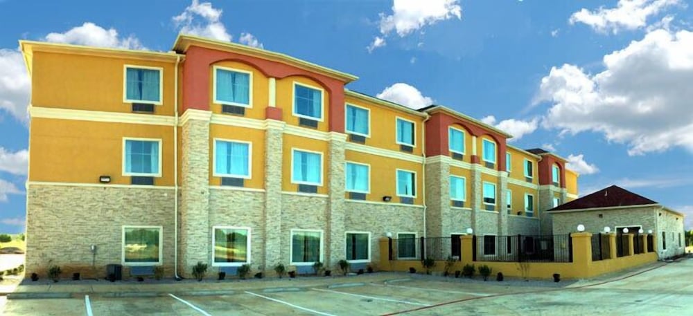residency suites cotulla