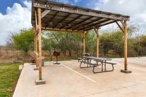 residency suites cotulla