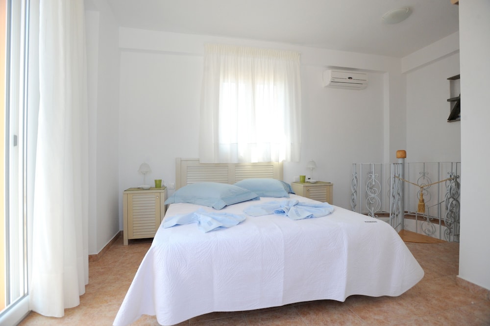aigaio studios tinos