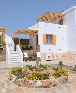 tinos