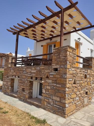 tinos
