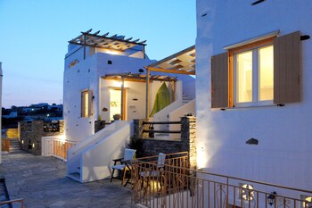 tinos
