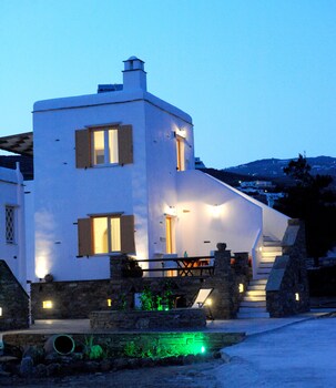 tinos
