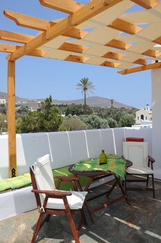 tinos
