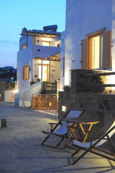 tinos